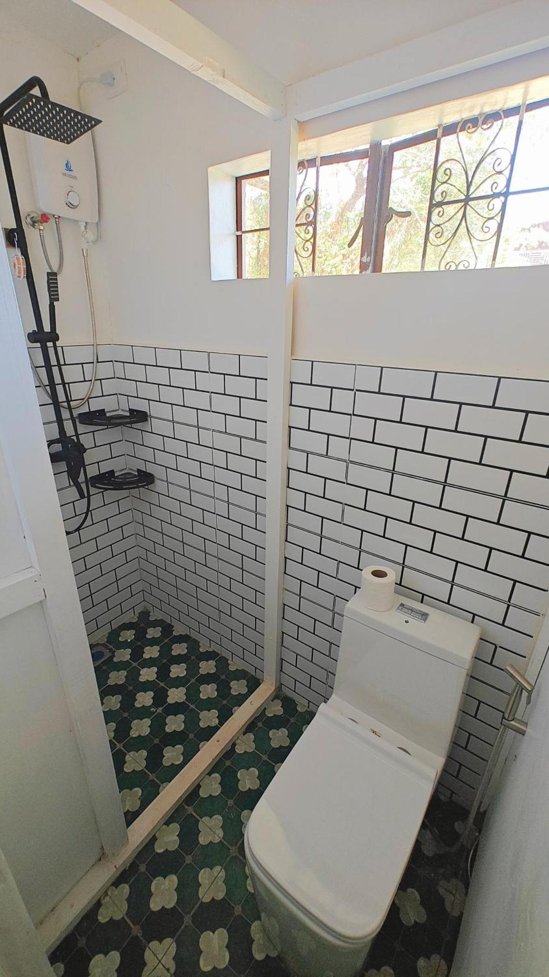80 Bar Hostel Coron Dış mekan fotoğraf