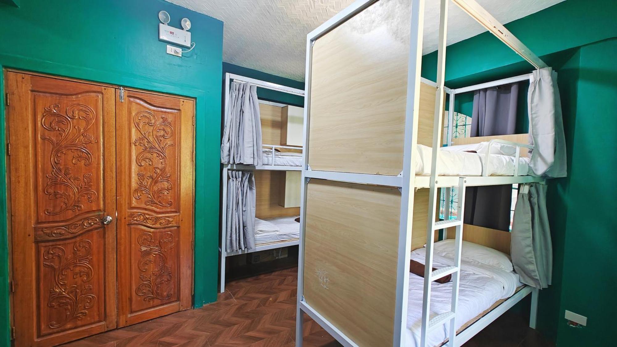 80 Bar Hostel Coron Dış mekan fotoğraf