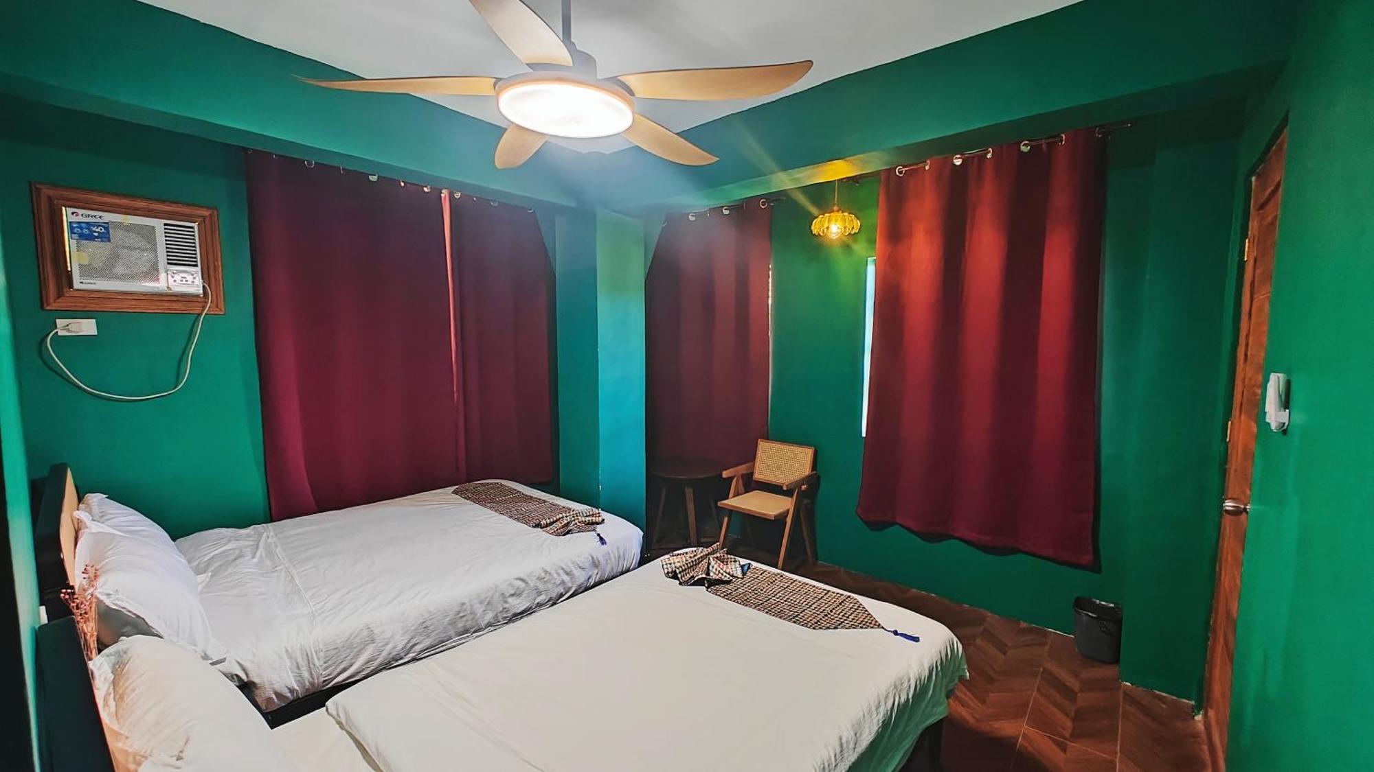 80 Bar Hostel Coron Dış mekan fotoğraf