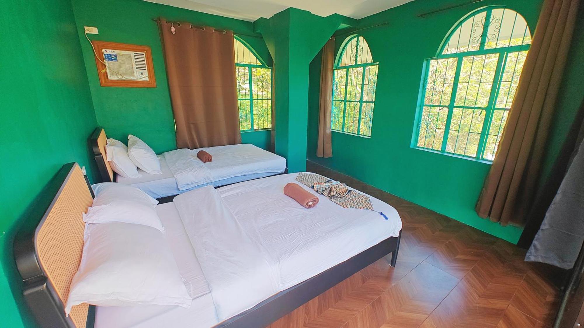 80 Bar Hostel Coron Dış mekan fotoğraf