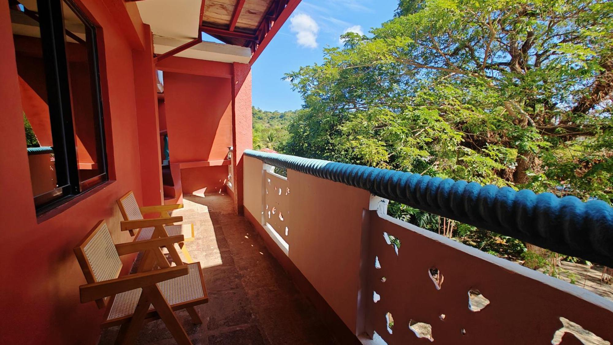 80 Bar Hostel Coron Dış mekan fotoğraf