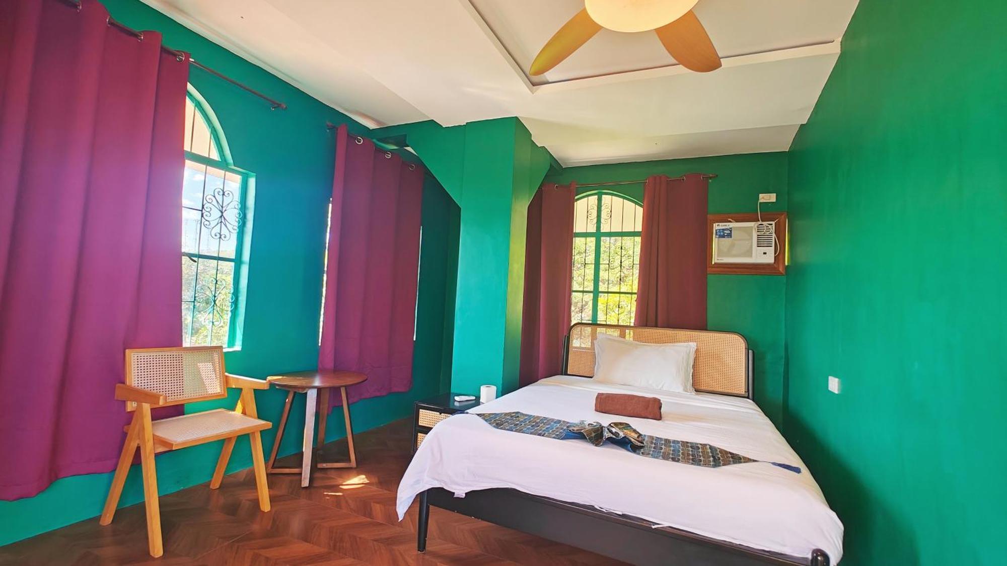 80 Bar Hostel Coron Dış mekan fotoğraf