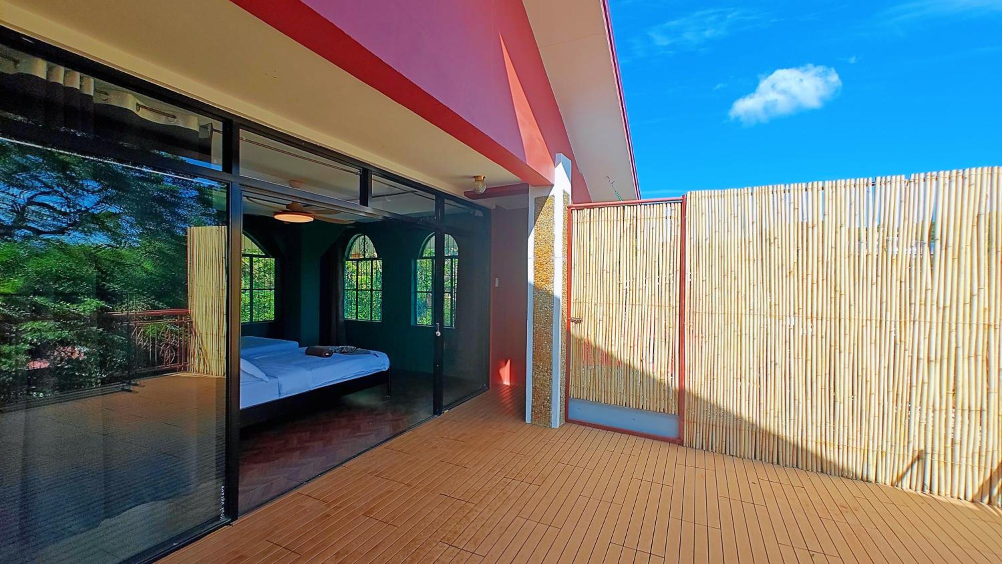 80 Bar Hostel Coron Dış mekan fotoğraf