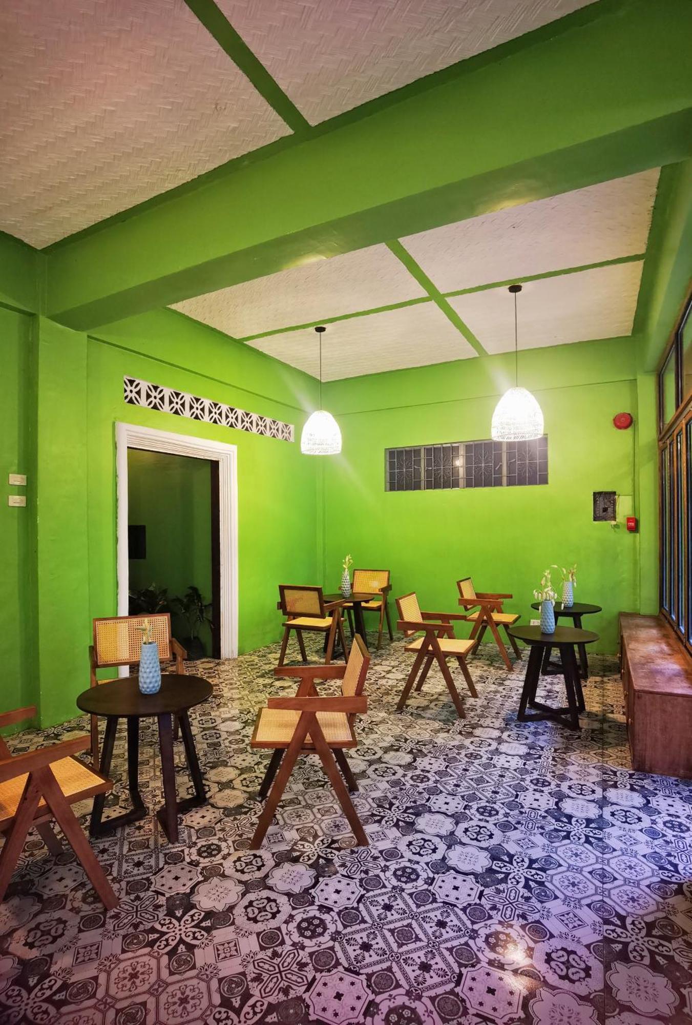 80 Bar Hostel Coron Dış mekan fotoğraf